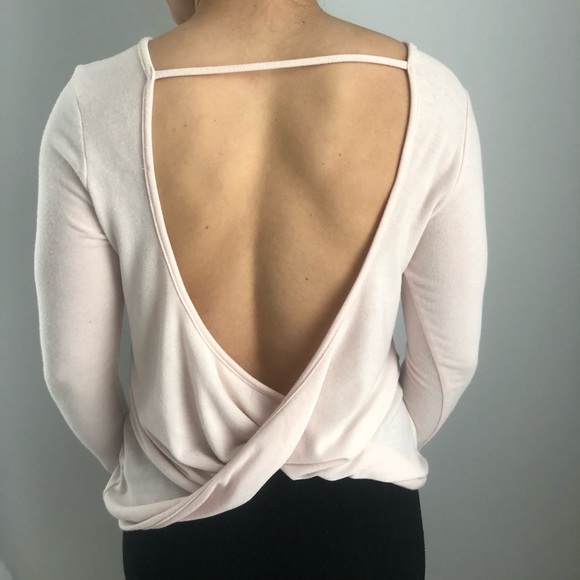 Dainty pink open back shirt🌸🌷💐 - Picture 2 of 3